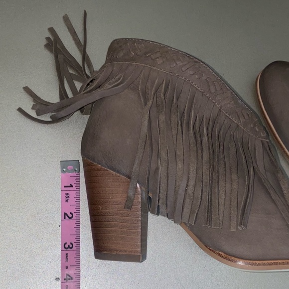 New fringe leather ankle booties 🎡 - Picture 11 of 12